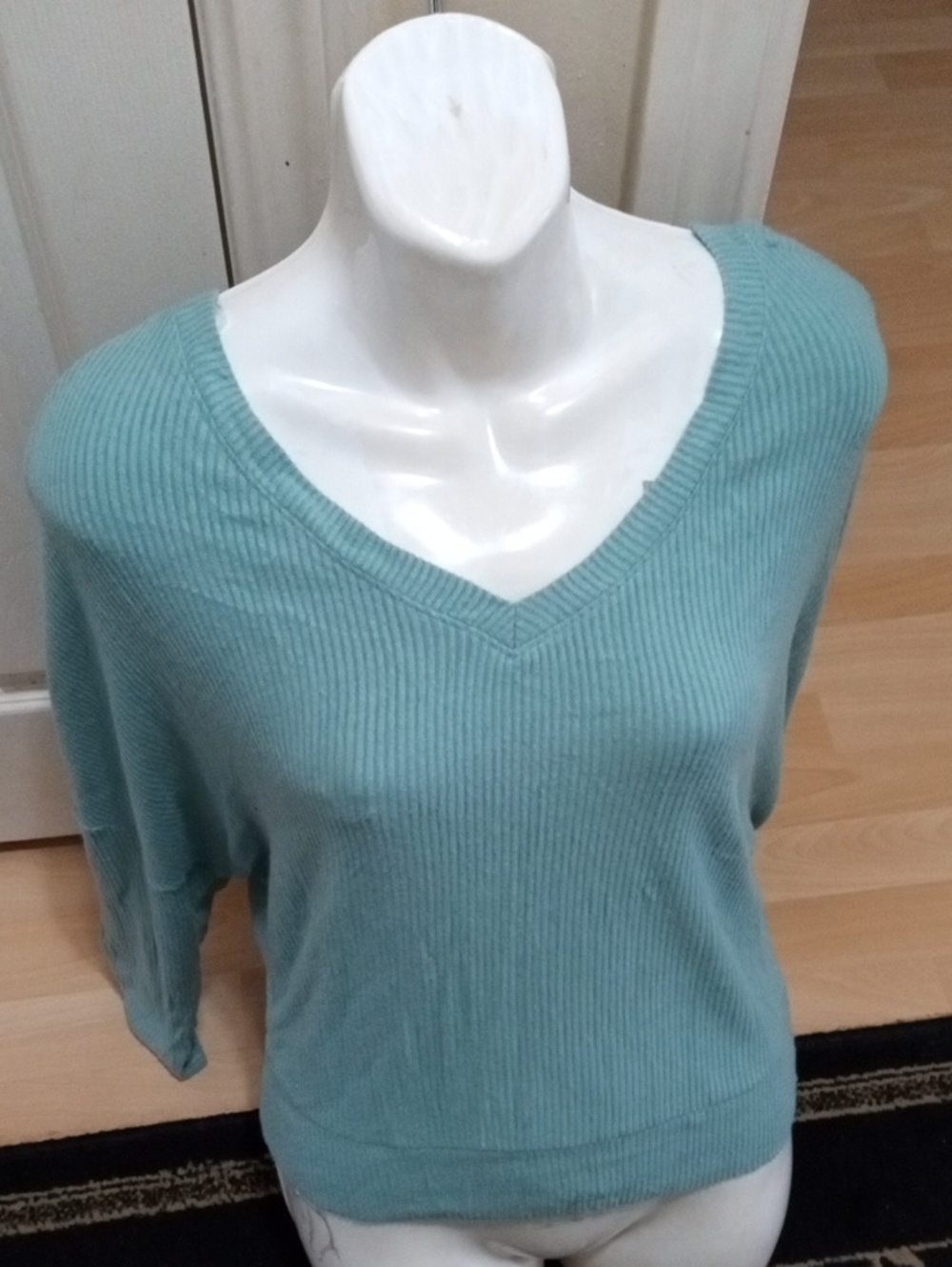 Auden Ribbed V-Neck Sweater in Teal